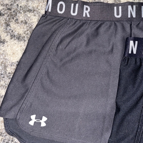 Under Armour shorts -women’s small - Picture 2 of 3